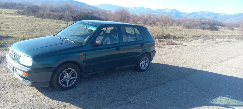 VW Golf, снимка 1 - Автомобили и джипове - 48740231