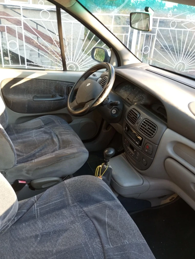 Renault Scenic, снимка 2 - Автомобили и джипове - 52399536