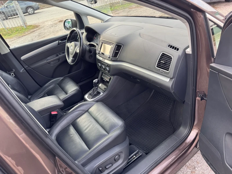 VW Sharan  2.0tdi 170kc.c* DSG* Panorama* High-line* , снимка 12 - Автомобили и джипове - 52448852