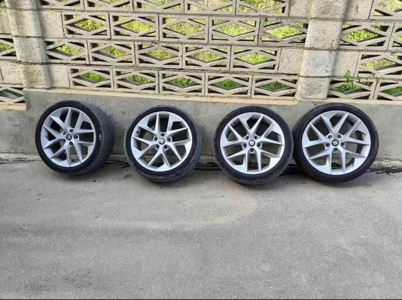 Seat Leon FR Forged Carbon Red Edition, снимка 14 - Автомобили и джипове - 52724141