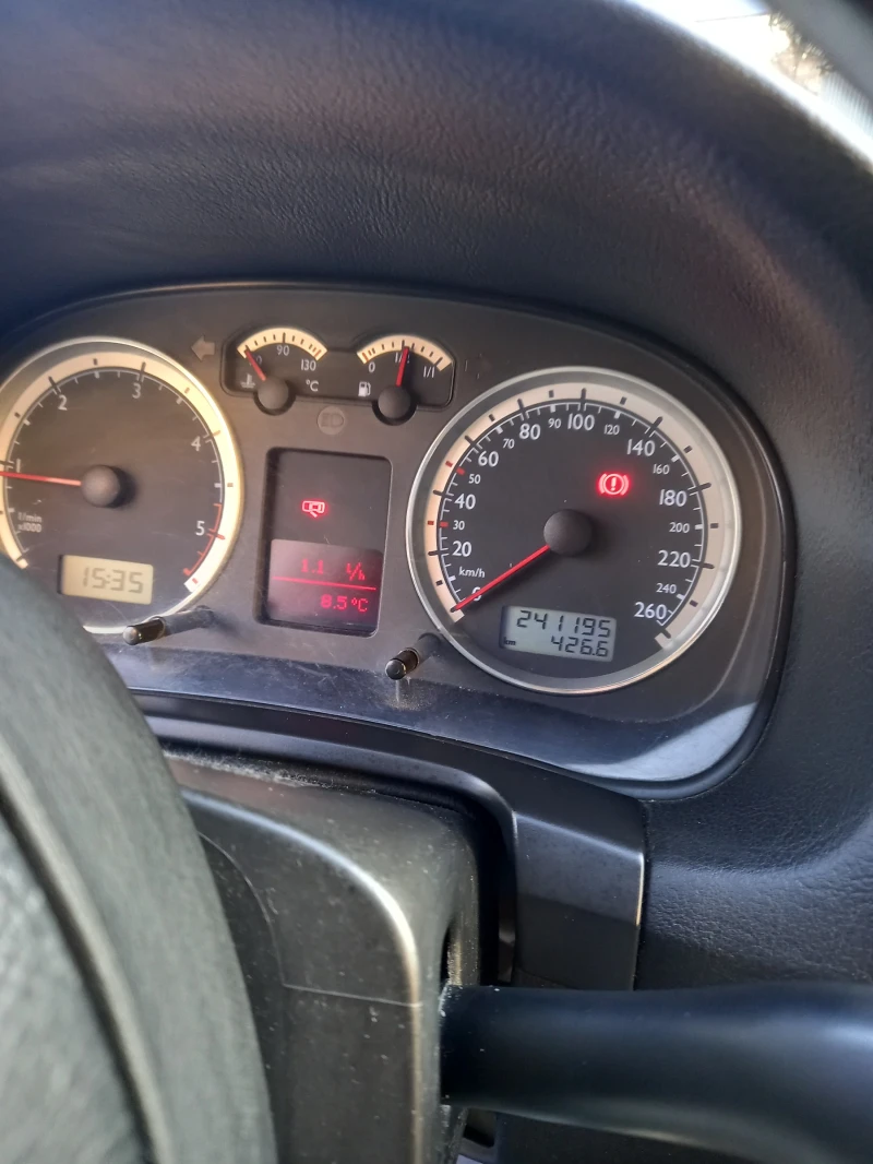 VW Golf, снимка 7 - Автомобили и джипове - 52755170