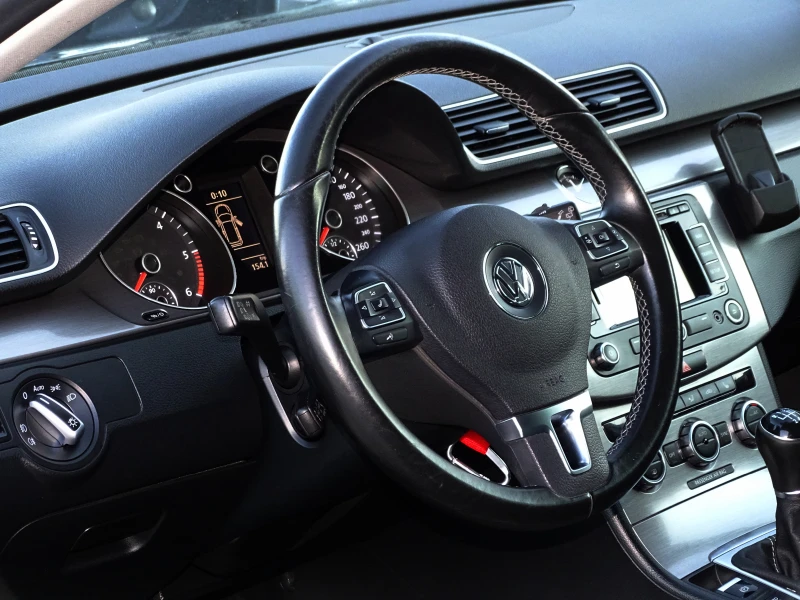 VW Passat 2.0TDI_140Коня_Германия_Ксенон_* _* , снимка 8 - Автомобили и джипове - 52947417