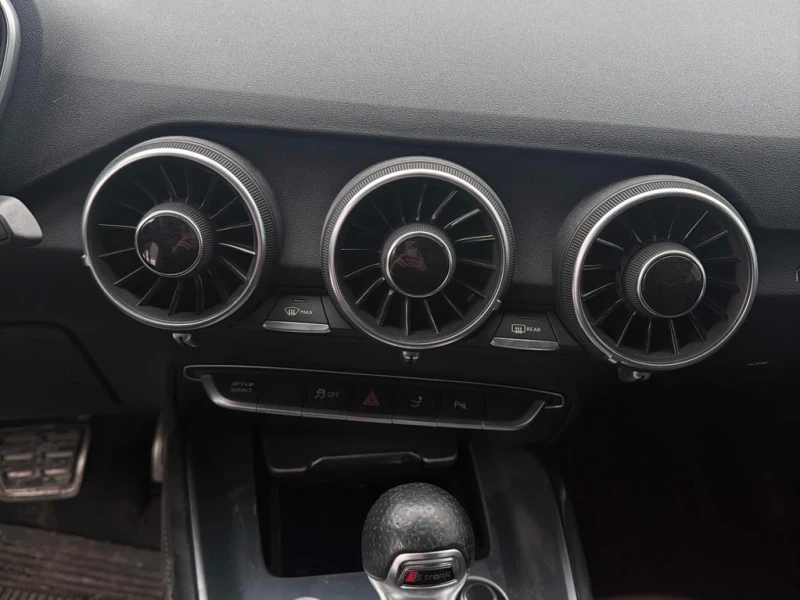 Audi Tt * 2.0T * CARFAX * ФИНАНСИРАНЕ, снимка 9 - Автомобили и джипове - 53014145