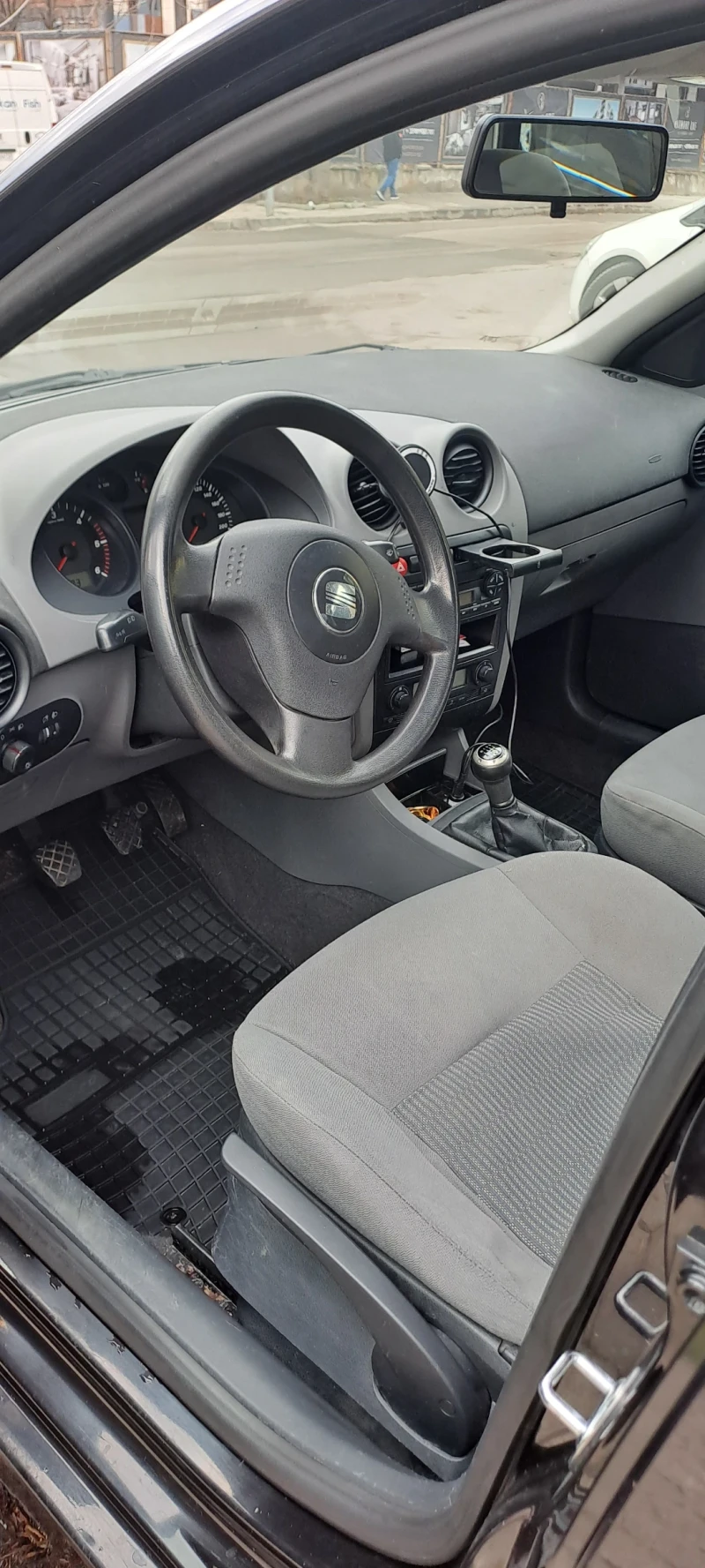 Seat Cordoba, снимка 8 - Автомобили и джипове - 53097915