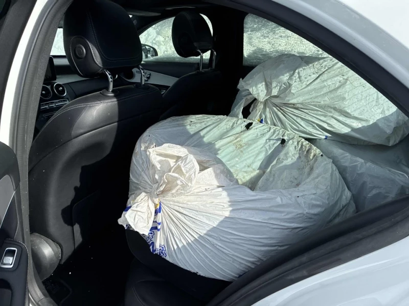 Mercedes-Benz C 300 AMG-pkg* Night-pkg* Keyless* Rear Camera* Ambient*, снимка 11 - Автомобили и джипове - 53383284