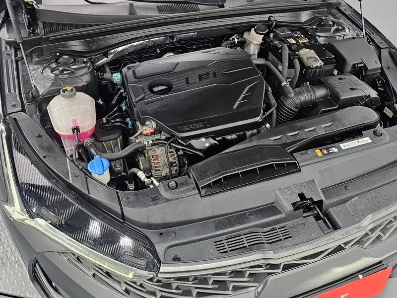 Kia K5 2.0 заводска газ, снимка 6 - Автомобили и джипове - 56738740