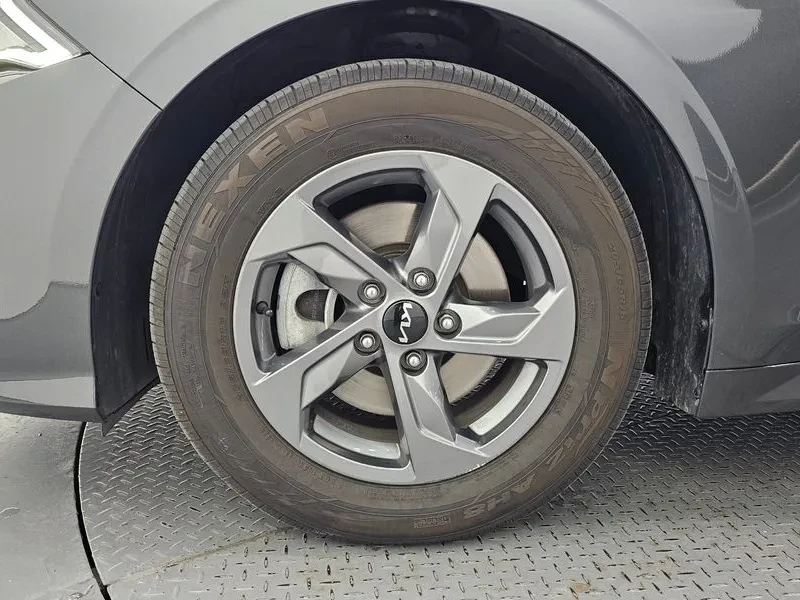 Kia K5 2.0 заводска газ, снимка 5 - Автомобили и джипове - 56738740