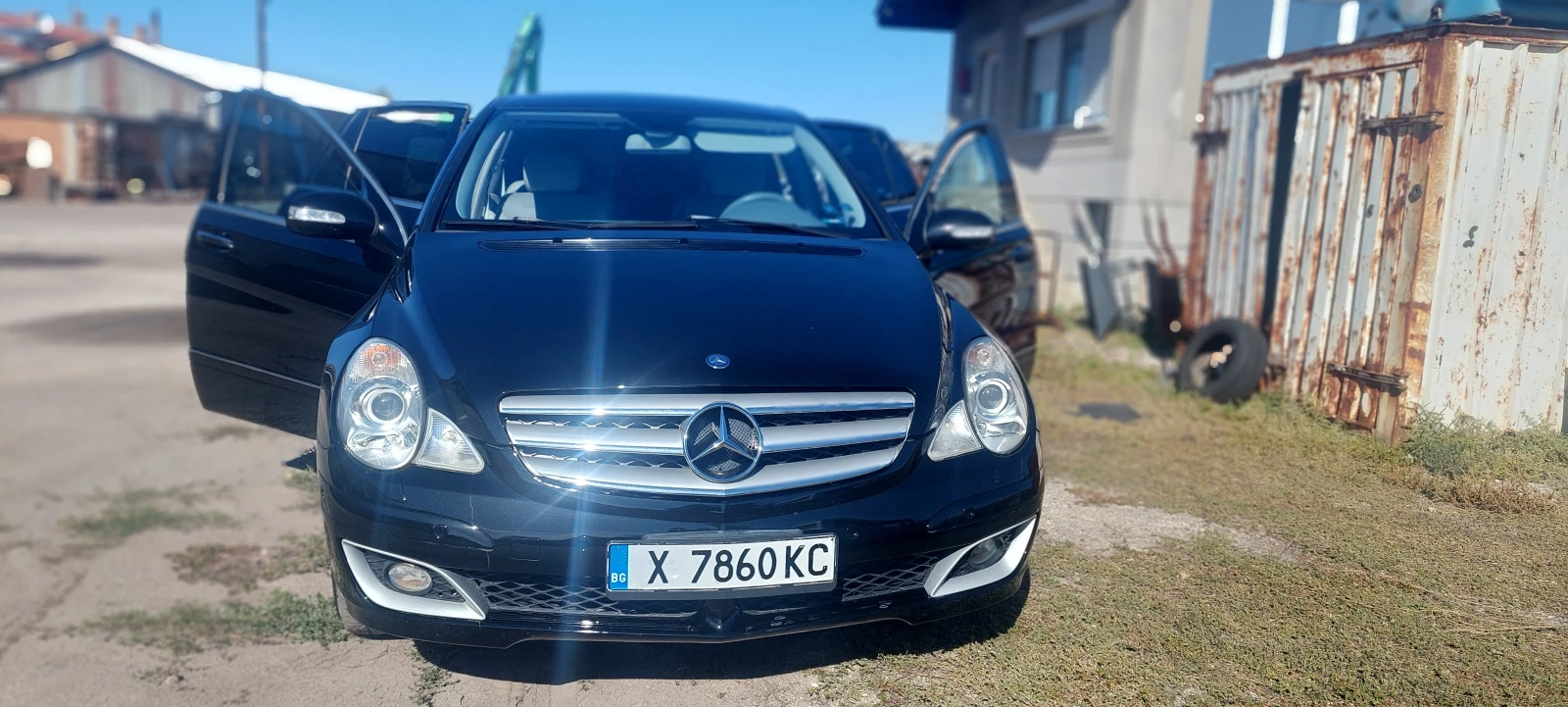 Mercedes-Benz R 320  - изображение 2