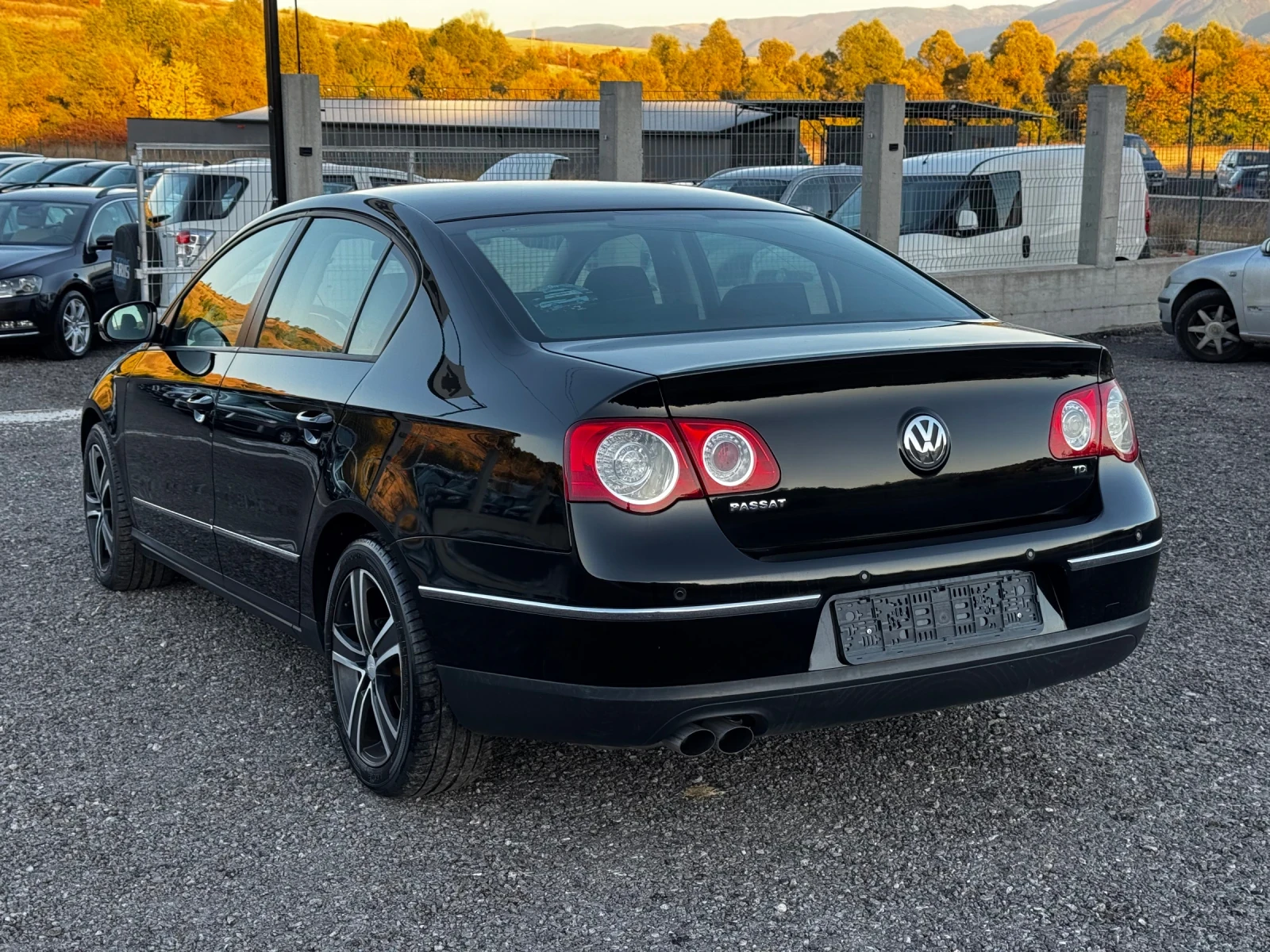 VW Passat 2.0TDi-NAVI COMMON RAIL, снимка 4 - Автомобили и джипове - 51671112