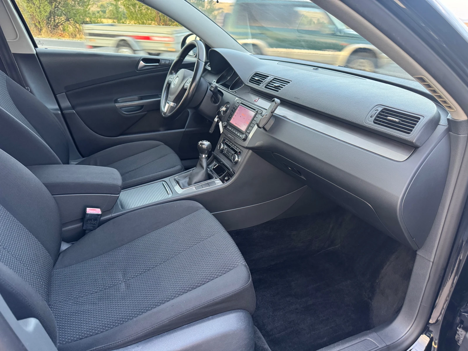 VW Passat 2.0TDi-NAVI | Mobile.bg — изображение 13