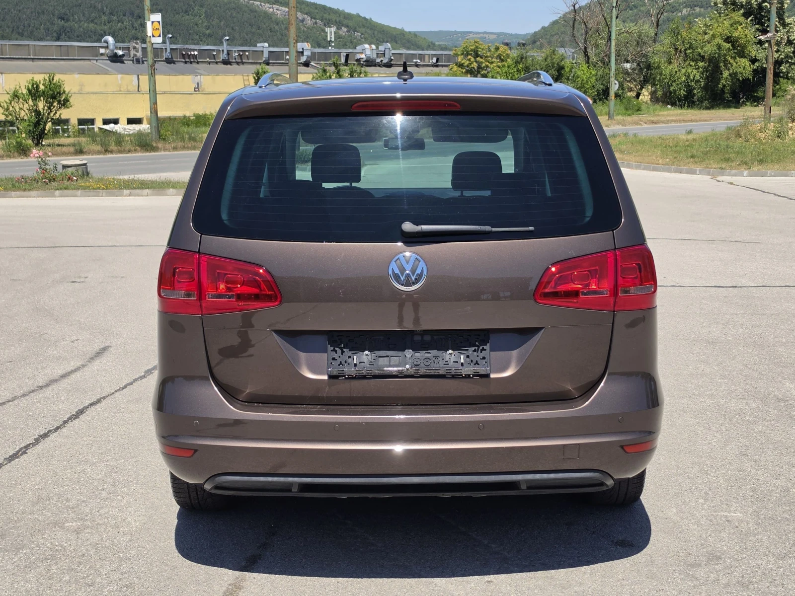 VW Sharan  2.0tdi 170kc.c* DSG* Panorama* High-line* , снимка 5 - Автомобили и джипове - 52448852