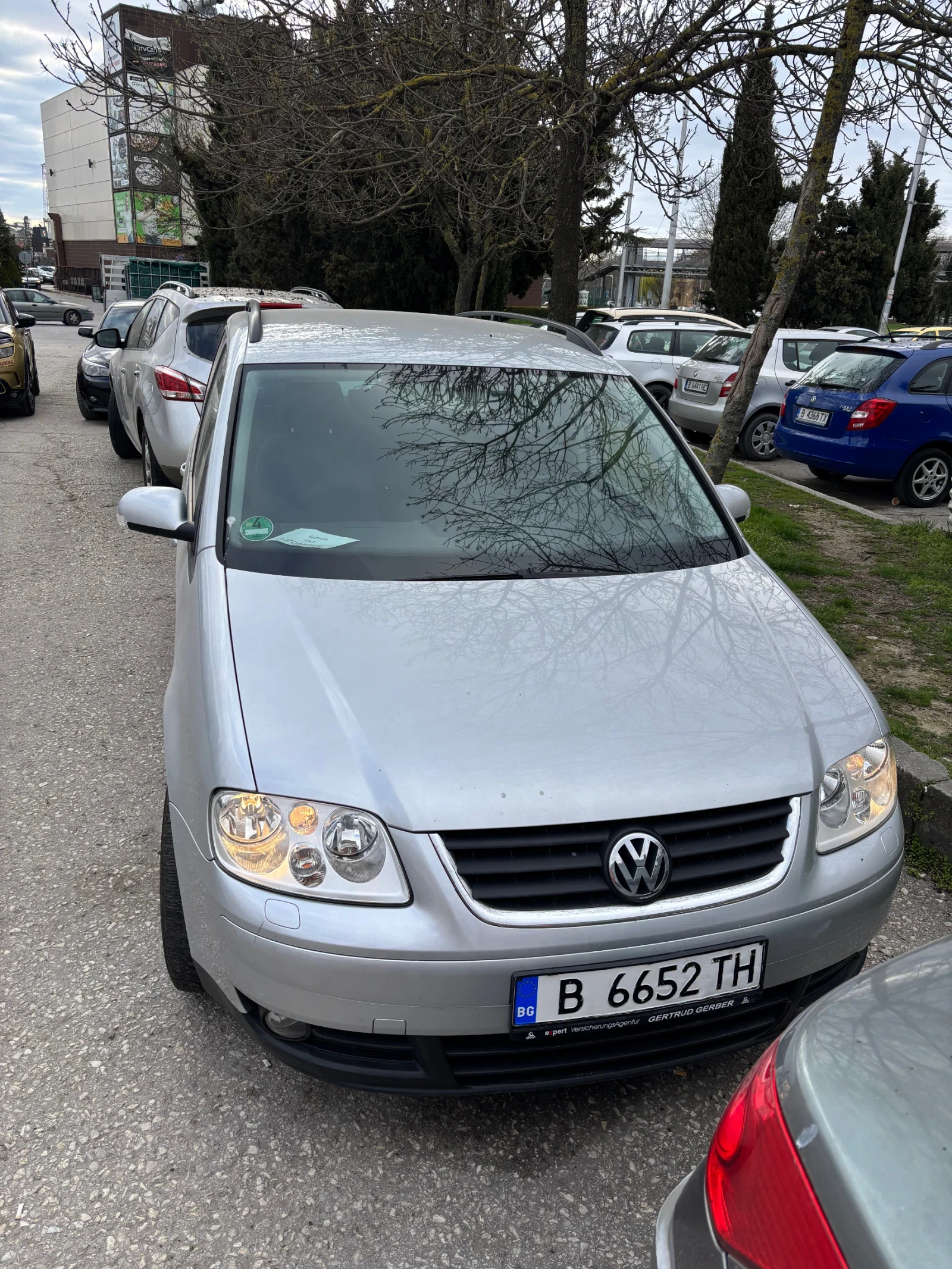 VW Touran, снимка 2 - Автомобили и джипове - 54118567