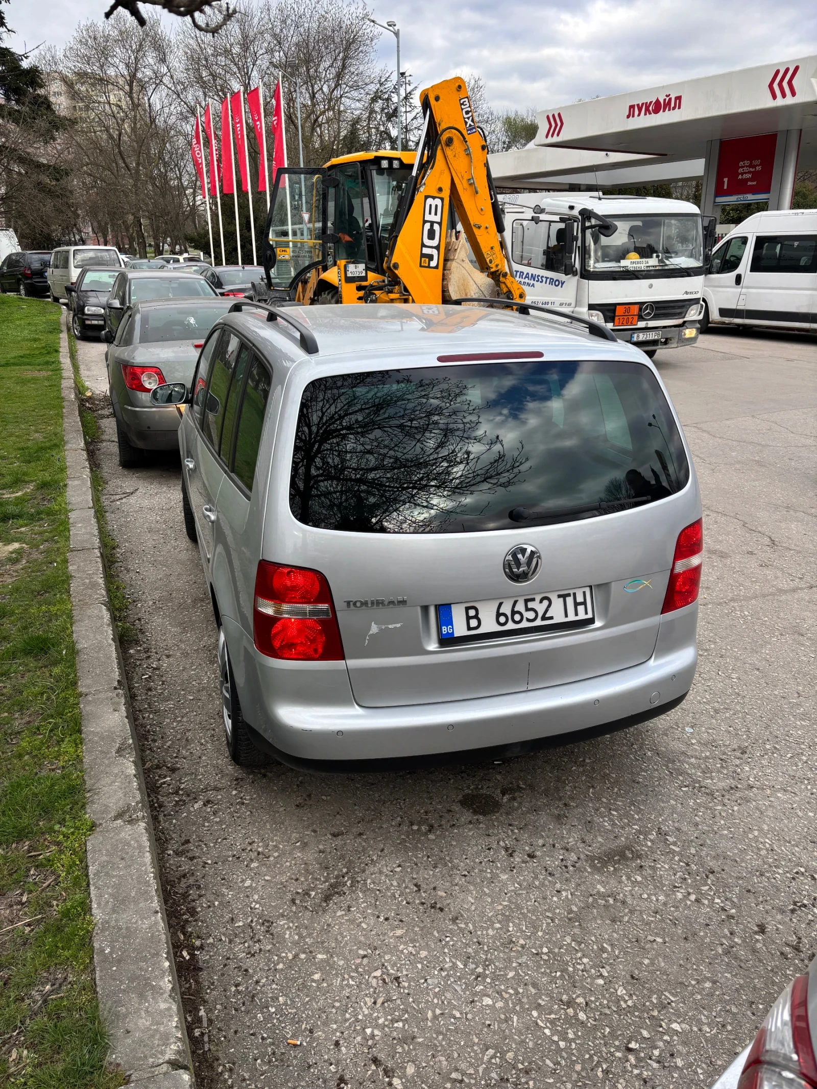VW Touran, снимка 4 - Автомобили и джипове - 54118567