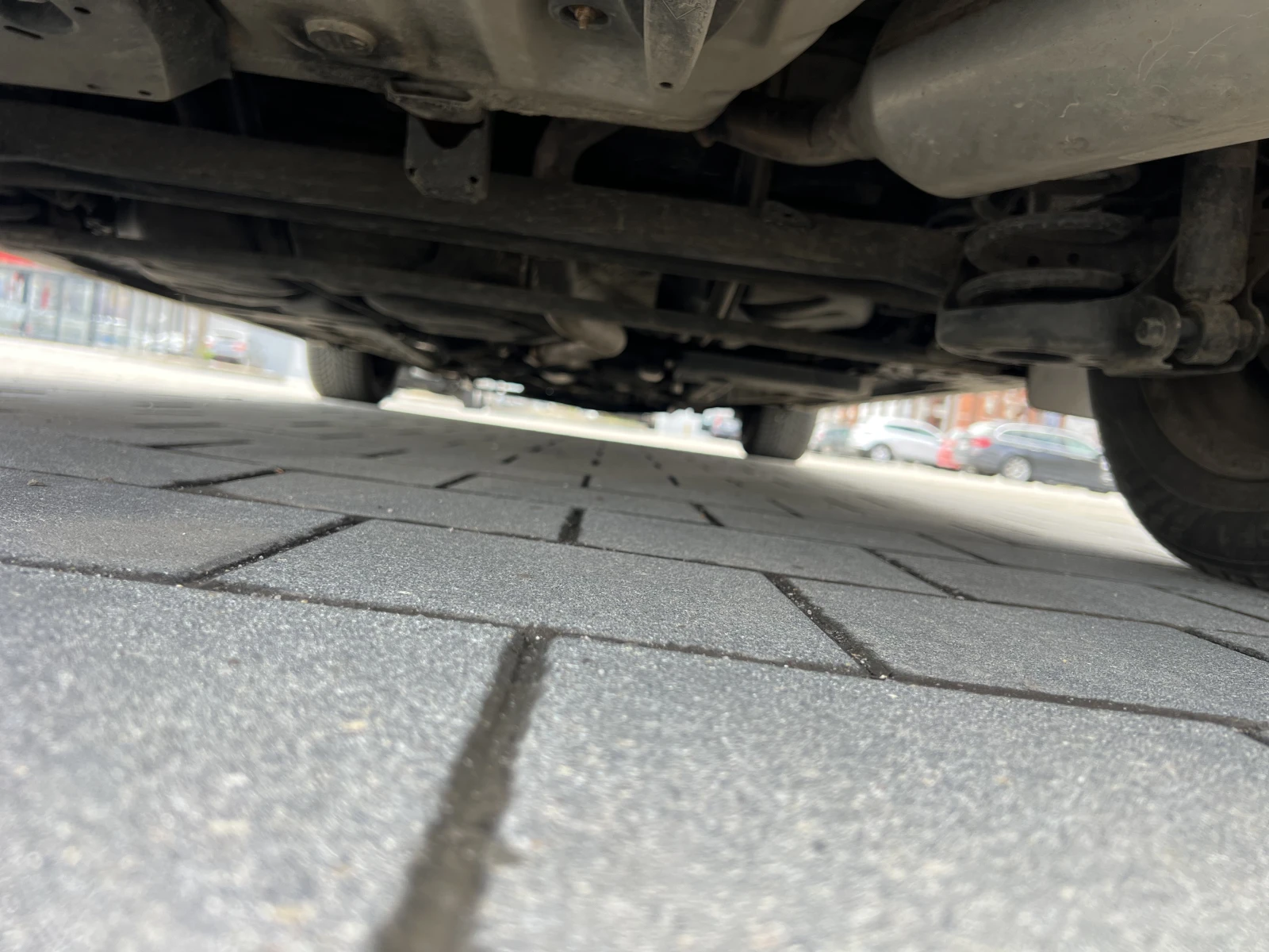 Toyota Verso 2.0 D-4D 126 Видео, снимка 9 - Автомобили и джипове - 54260471