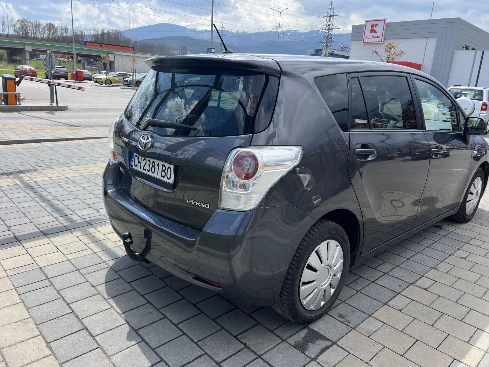 Toyota Verso 2.0 D-4D 126 Видео, снимка 3 - Автомобили и джипове - 54260471
