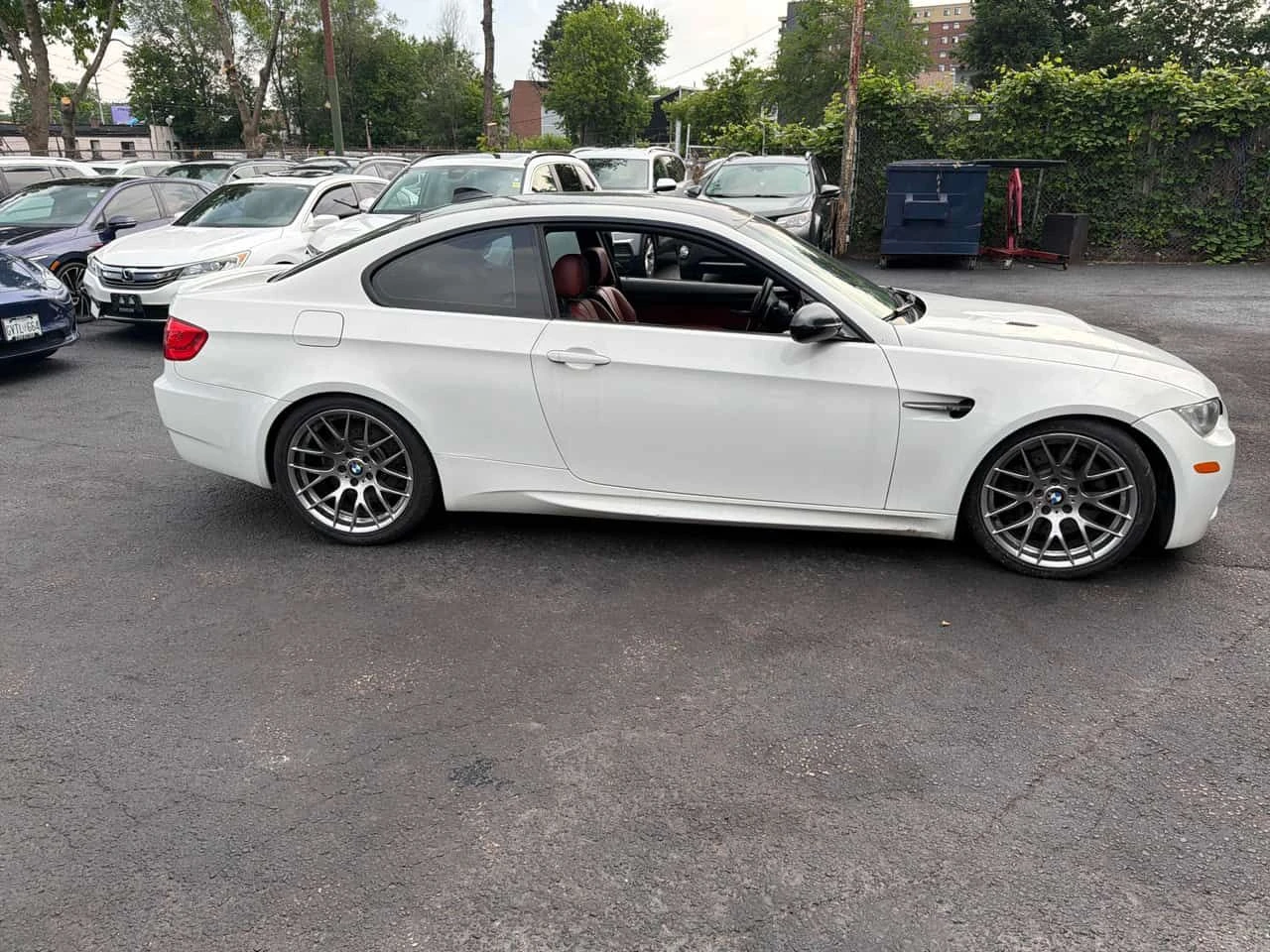 BMW M3 * ПЕРФЕКТНО СЪСТОЯНИЕ* ЛИЦЕНЗИРАН ПРОДАВАЧ* , снимка 4 - Автомобили и джипове - 54875628