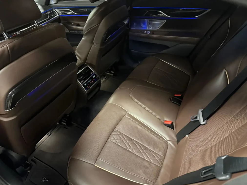 BMW 750 BOWERS&WILKINS| 750i xDrive| FULL| CLEAN TITLE, снимка 13 - Автомобили и джипове - 54997954