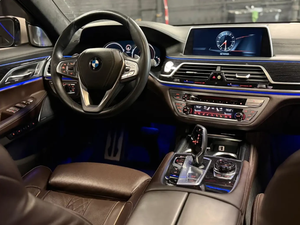 BMW 750 BOWERS&WILKINS| 750i xDrive| FULL| CLEAN TITLE, снимка 11 - Автомобили и джипове - 54997954