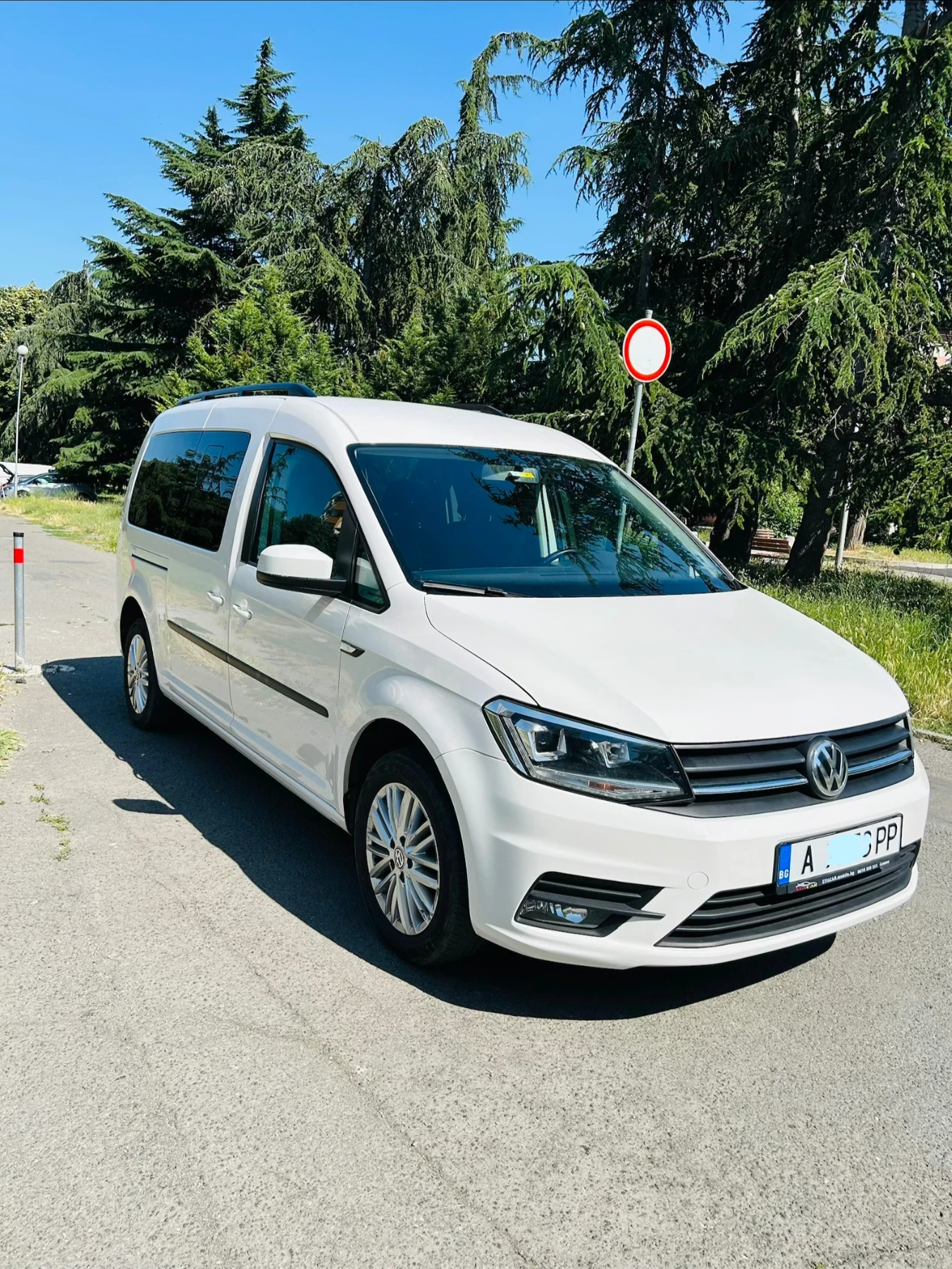 VW Caddy Maxi 2.0 TDI, снимка 2 - Автомобили и джипове - 55090390