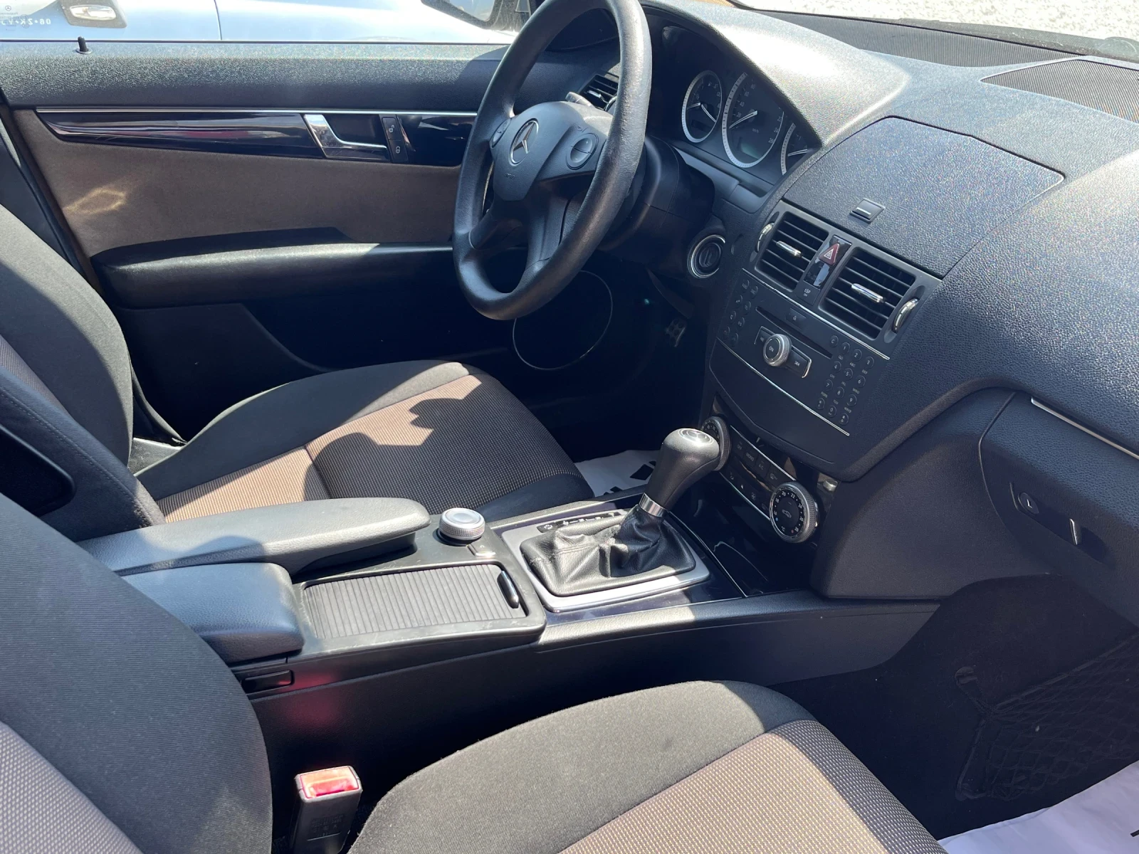 Mercedes-Benz C 200, снимка 14 - Автомобили и джипове - 55929384
