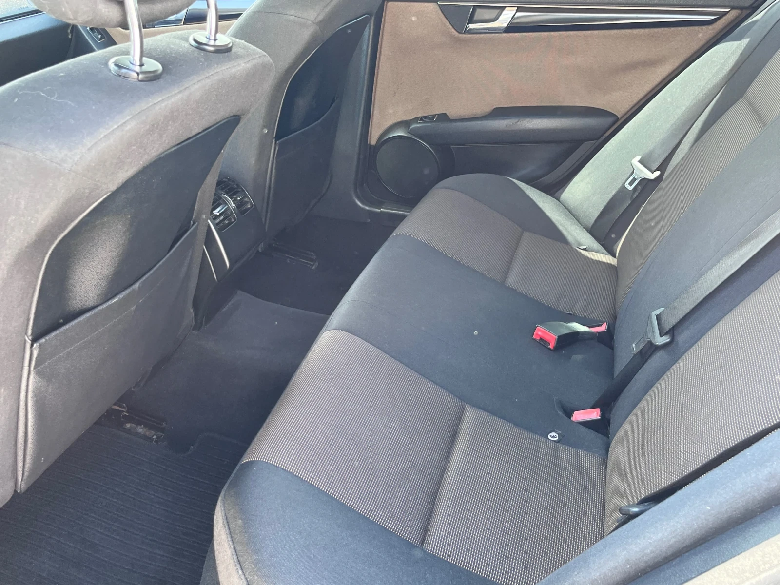 Mercedes-Benz C 200, снимка 11 - Автомобили и джипове - 55929384