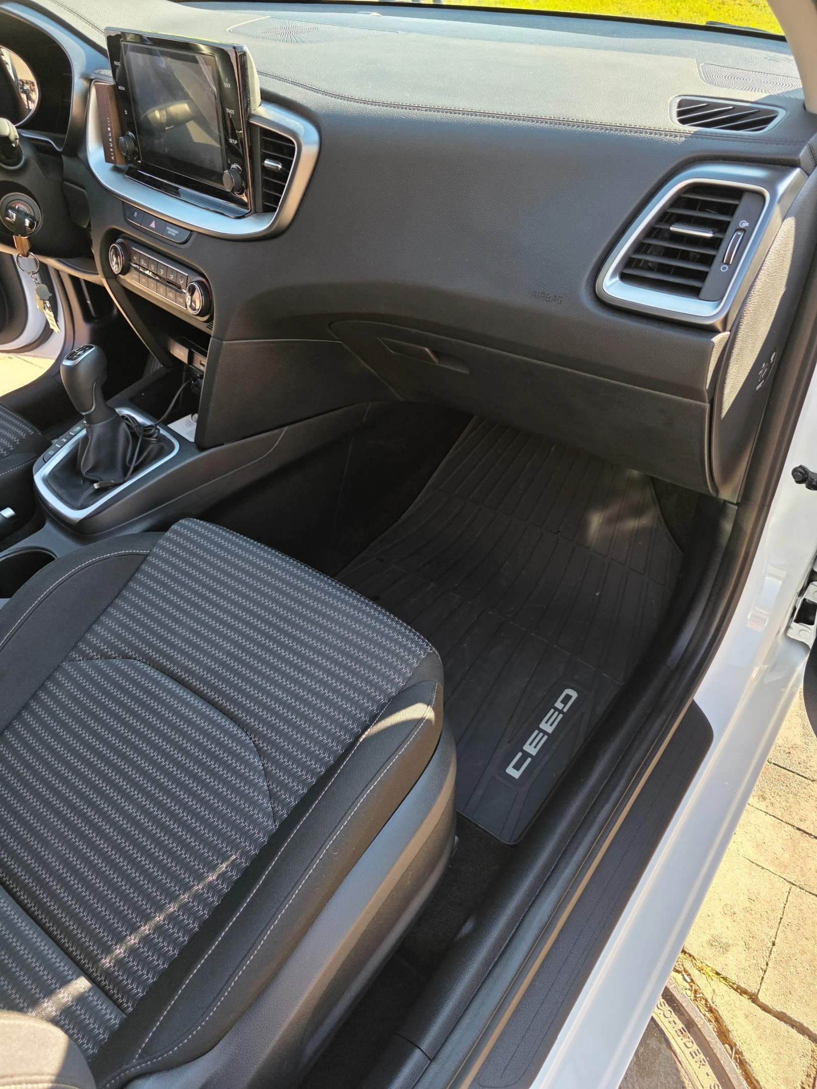 Kia Ceed, снимка 15 - Автомобили и джипове - 56165900