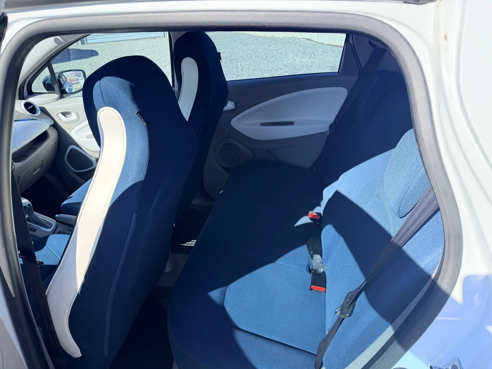 Renault Zoe, снимка 8 - Автомобили и джипове - 56465917
