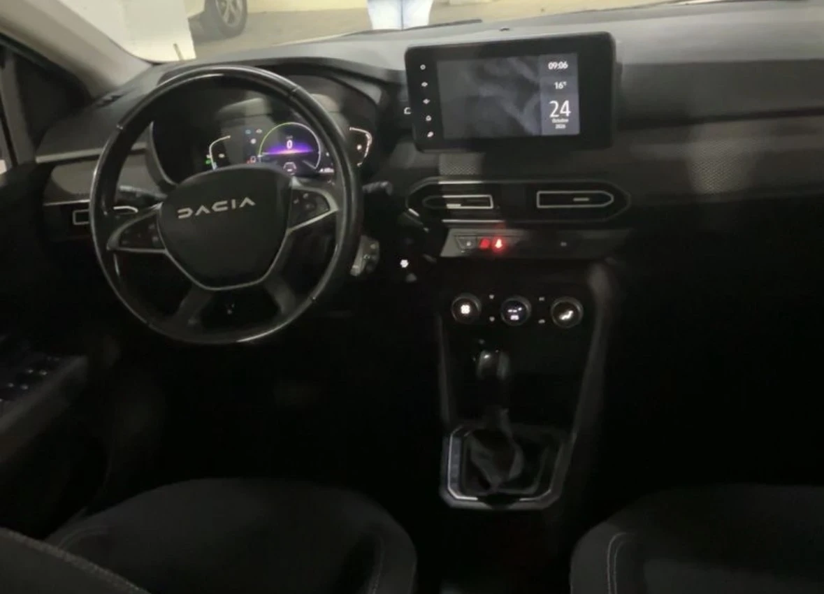 Dacia Jogger 1.6Hybrid E-Tech Expression , снимка 9 - Автомобили и джипове - 56662364