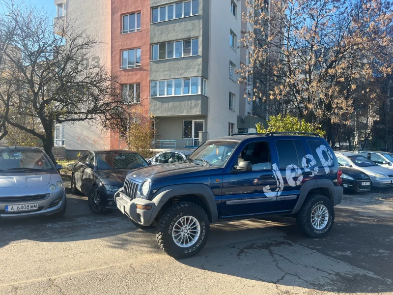 Jeep Cherokee, снимка 1 - Автомобили и джипове - 47030212