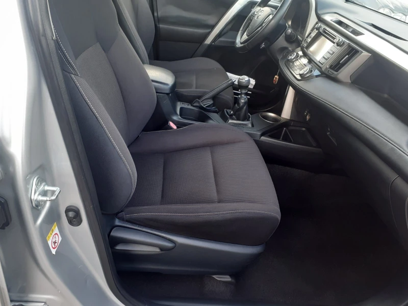 Toyota Rav4 2.0 D4D NAVI KAMERA PREMIUM FULL, снимка 10 - Автомобили и джипове - 51215172