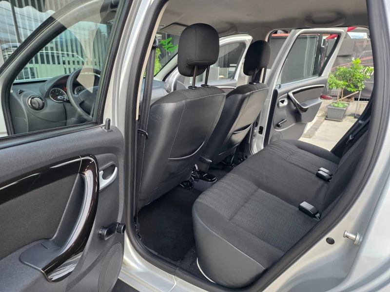 Dacia Duster 1.6i-105к.с EURO 5-4Х4-КЛИМАТИК-ШВЕЙЦАРИЯ, снимка 14 - Автомобили и джипове - 51597193