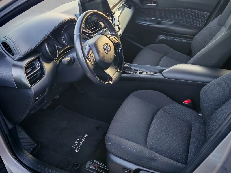 Toyota C-HR 1.8 HYBRID, снимка 7 - Автомобили и джипове - 52859225
