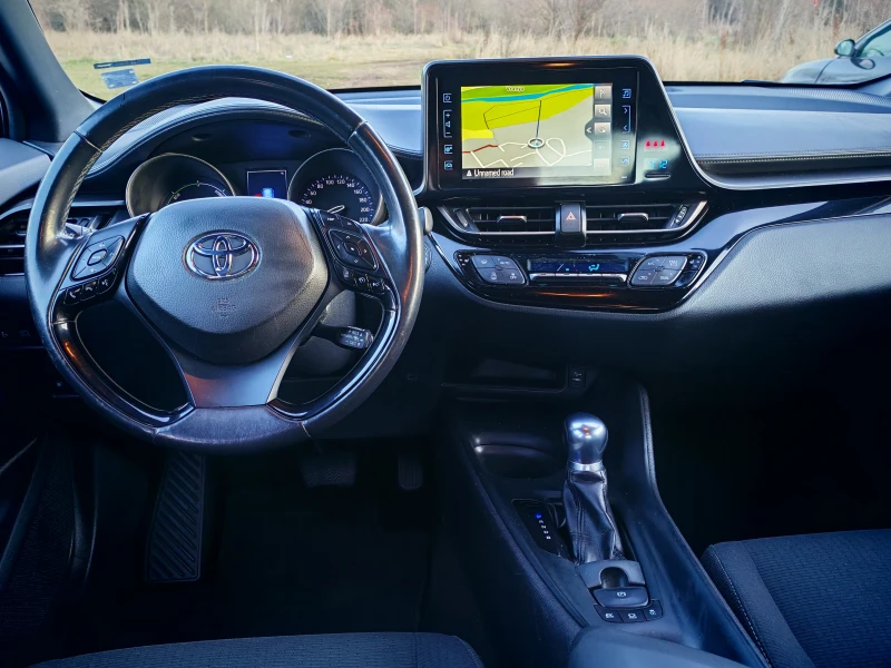 Toyota C-HR 1.8 HYBRID, снимка 11 - Автомобили и джипове - 52859225