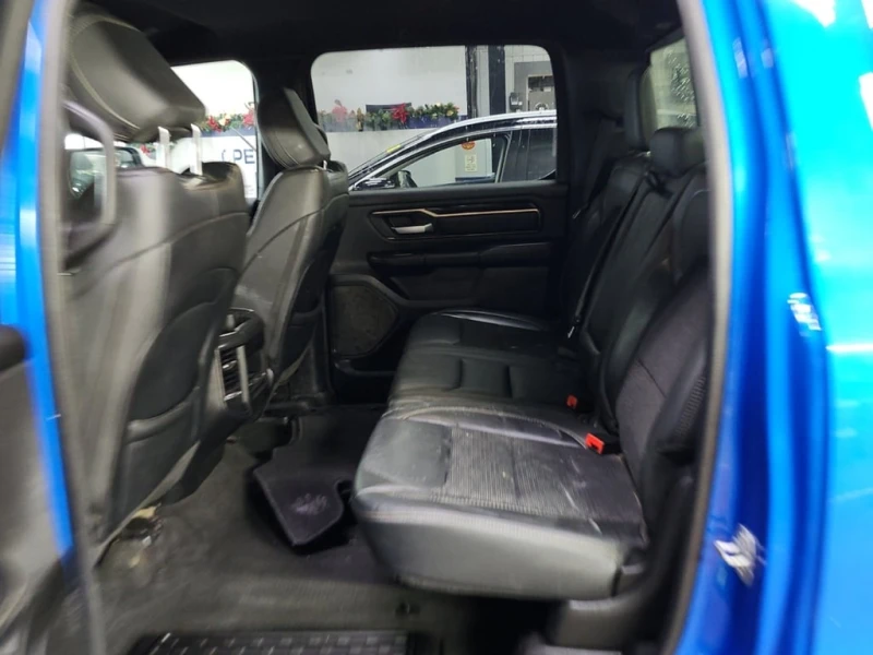 Dodge RAM 1500 * Sport 4x4 Crew Cab 5'7" Box * CARFAX * Б, снимка 11 - Автомобили и джипове - 53024123