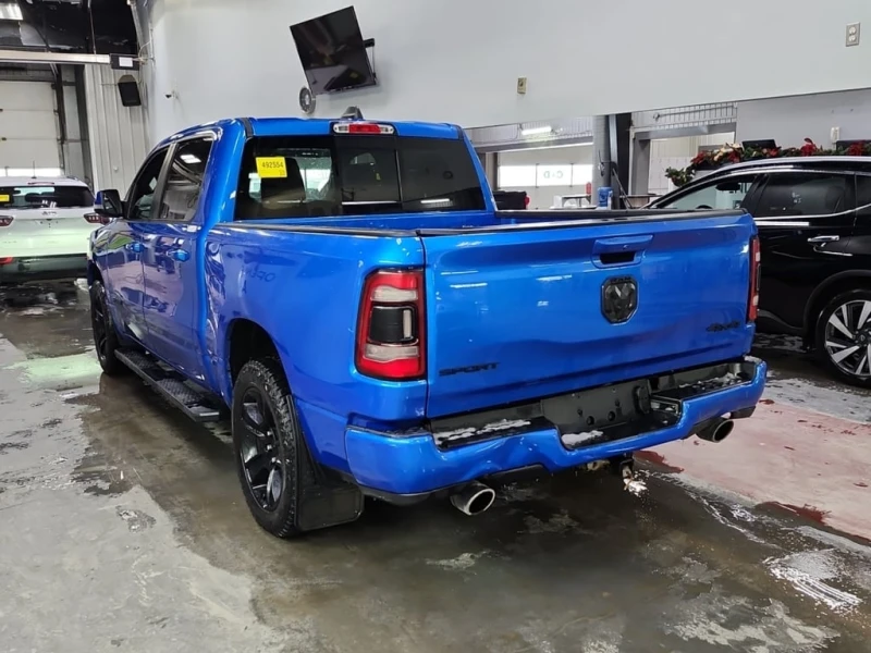 Dodge RAM 1500 * Sport 4x4 Crew Cab 5'7" Box * CARFAX * Б, снимка 4 - Автомобили и джипове - 53024123