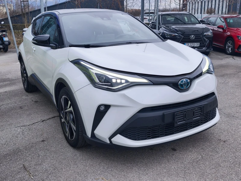Toyota C-HR 2.0 Hybrid, Facelift Club Bi-tone Гаранция, снимка 2 - Автомобили и джипове - 53471471
