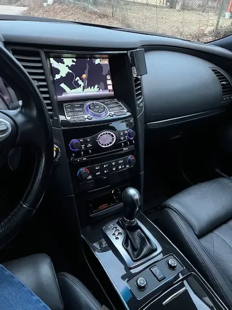 Infiniti QX70 S, снимка 15 - Автомобили и джипове - 49116397