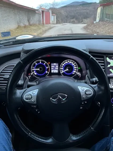 Infiniti QX70 S, снимка 13 - Автомобили и джипове - 49116397