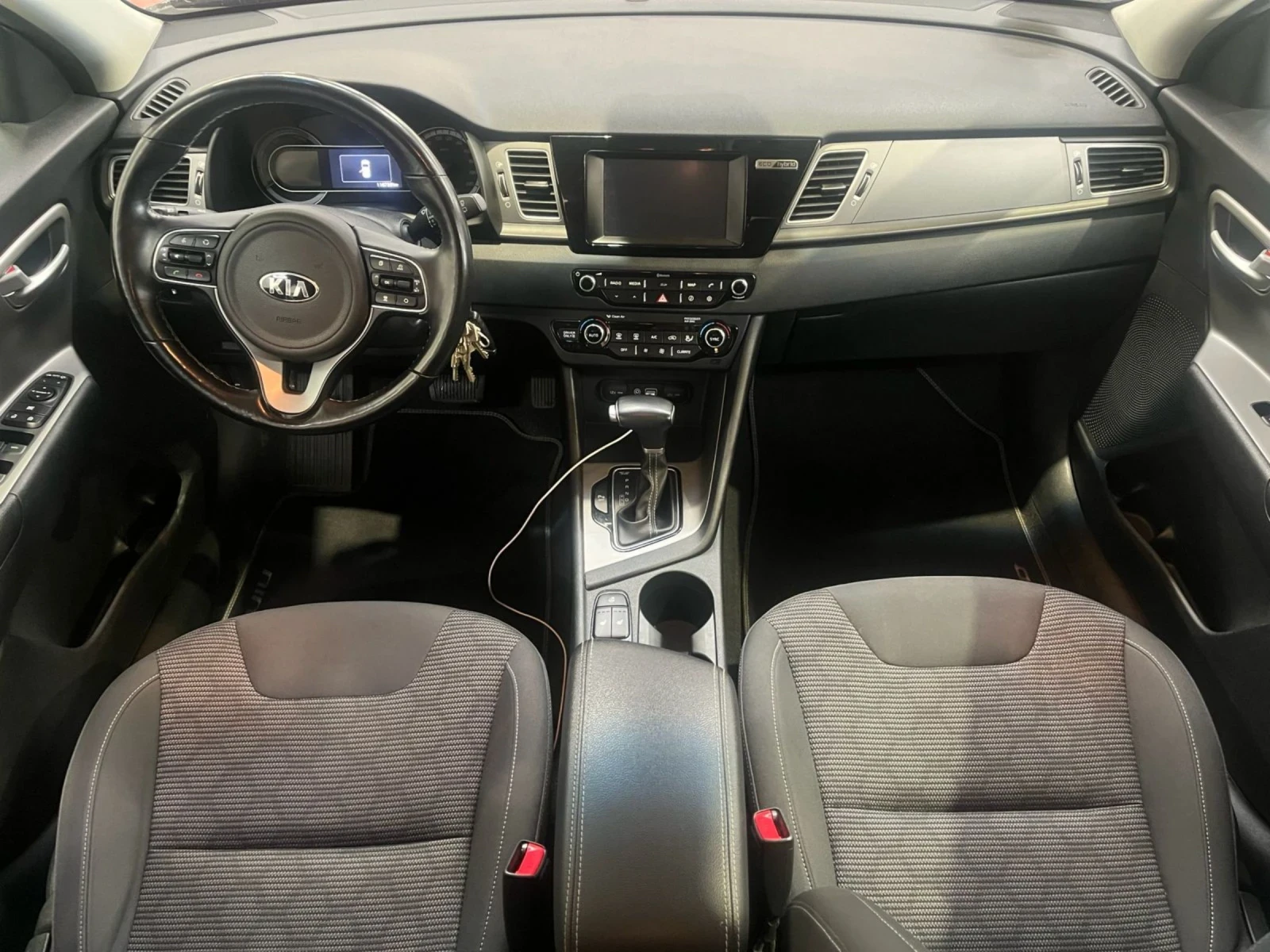 Kia Niro 1.6GDI / HEV / DCT Comfort+ / 122000km - изображение 8