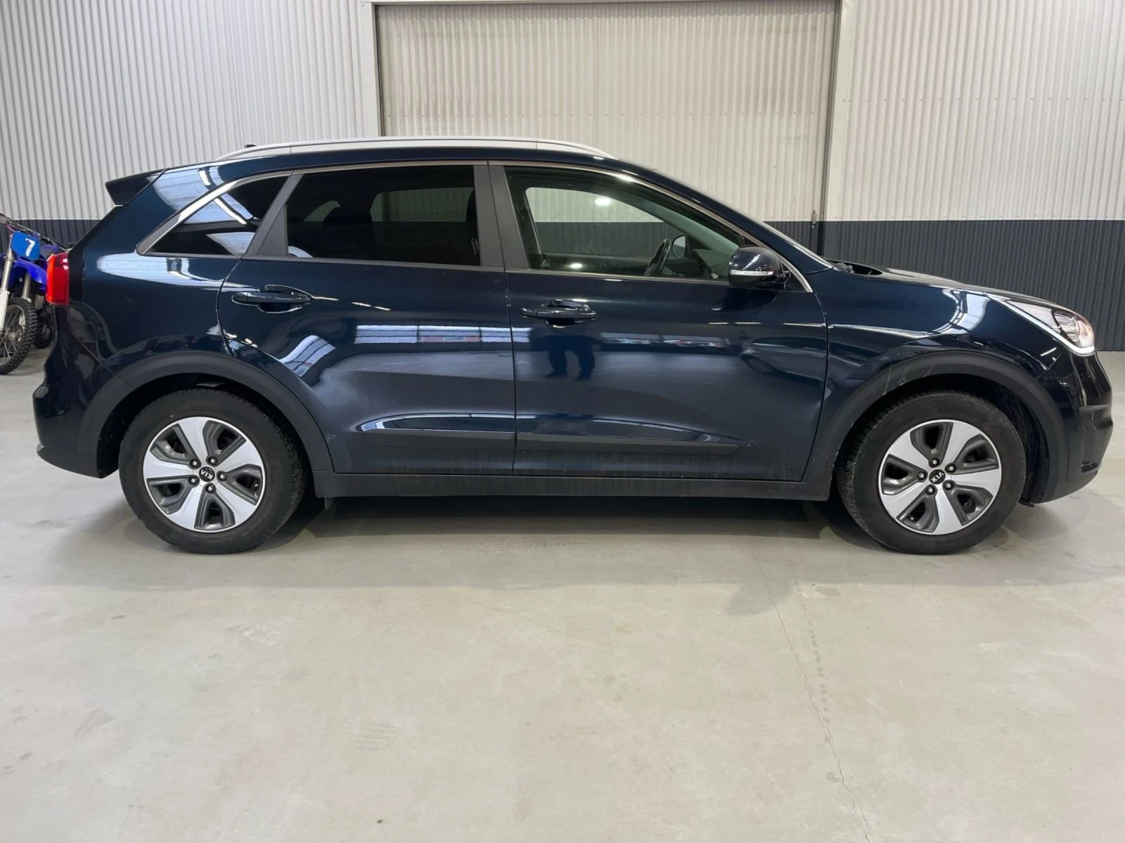 Kia Niro 1.6GDI / HEV / DCT Comfort+ / 122000km - изображение 6