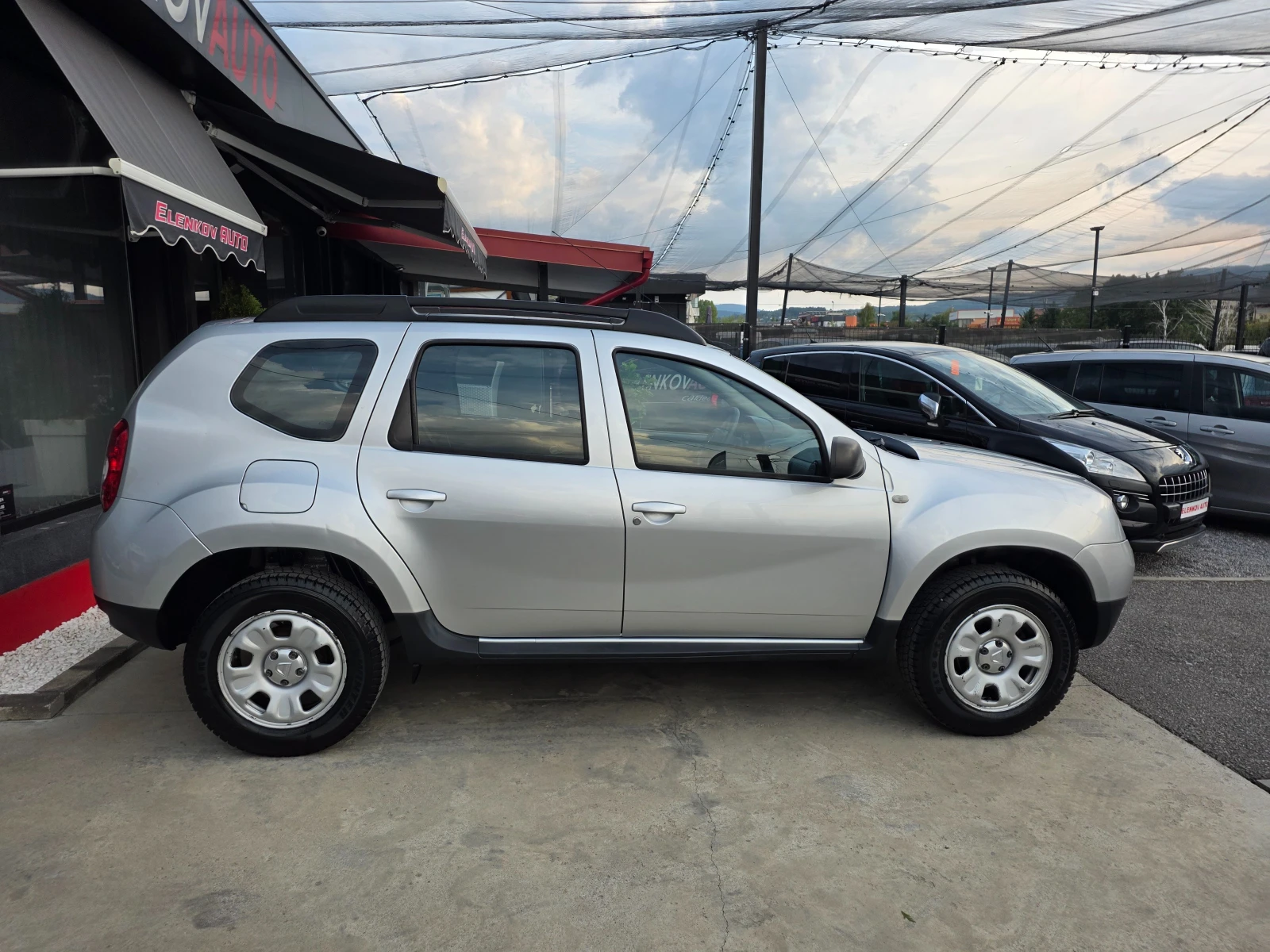 Dacia Duster 1.6i-105к.с EURO 5-4Х4-КЛИМАТИК-ШВЕЙЦАРИЯ - изображение 5