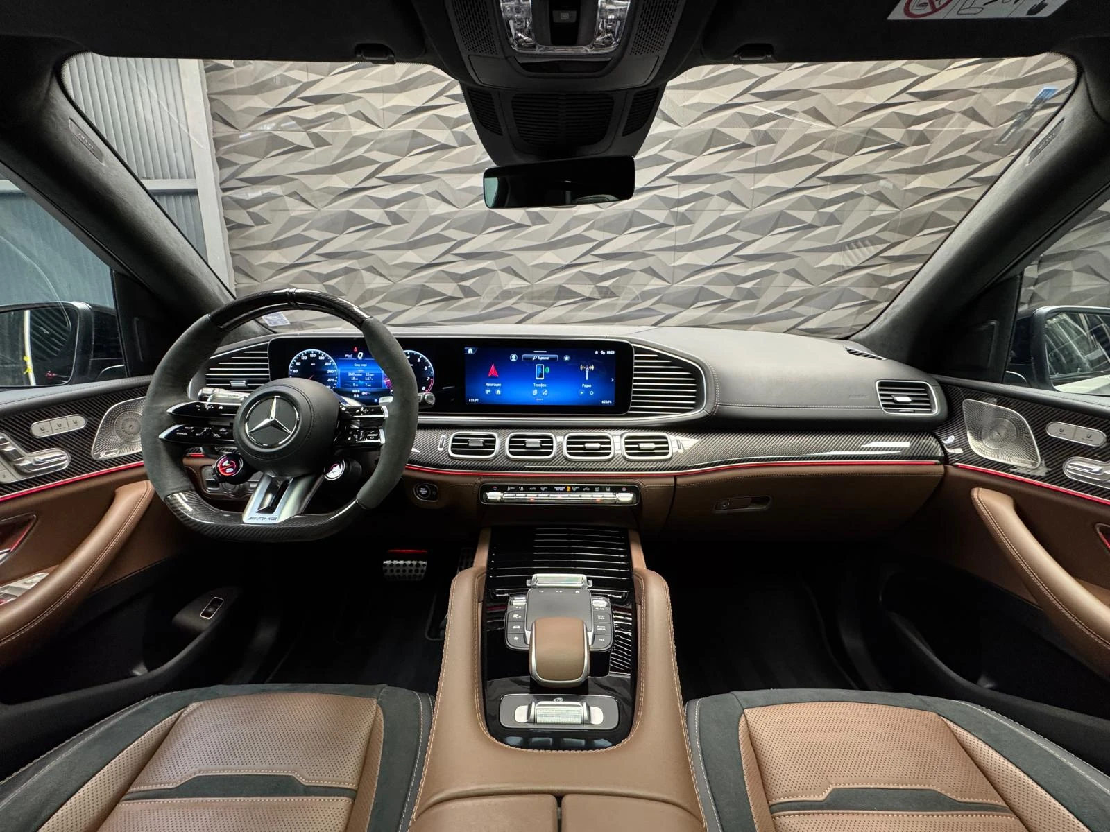 Mercedes-Benz GLS 63 AMG 4Matic+ Burmester* Pano* Lift* 7 seats - изображение 5