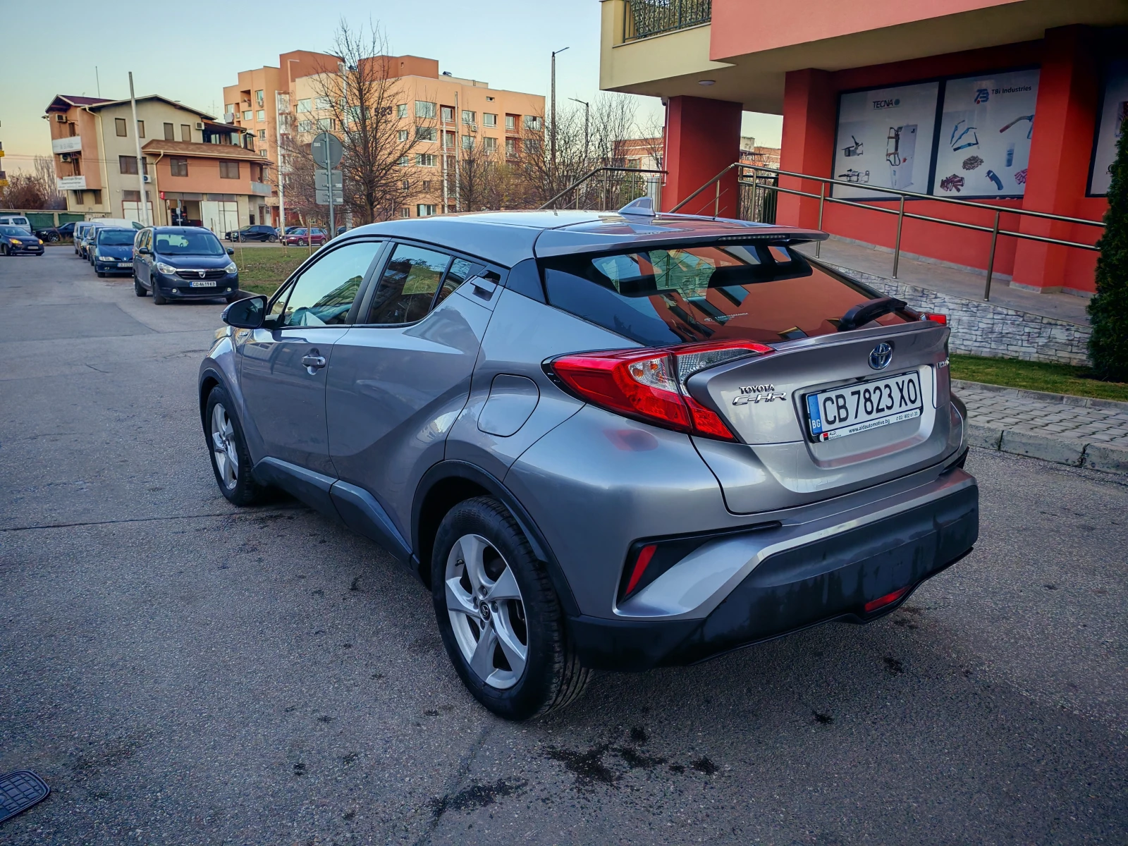 Toyota C-HR 1.8 HYBRID | Mobile.bg � ����������� 4