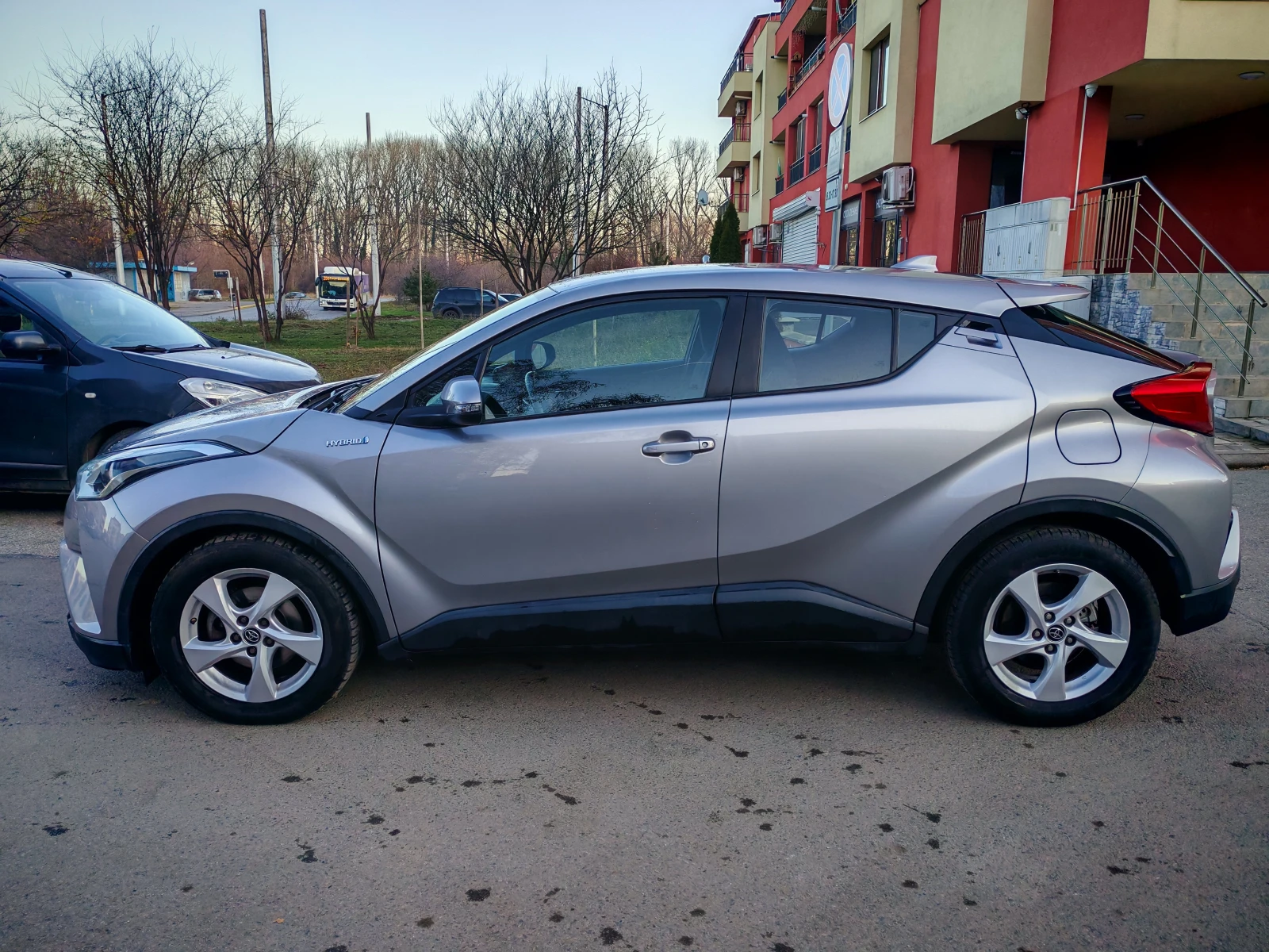 Toyota C-HR 1.8 HYBRID | Mobile.bg � ����������� 6