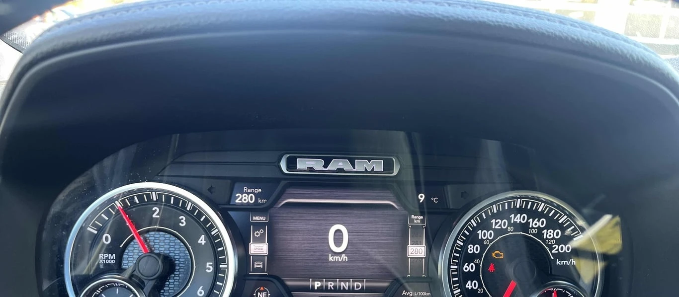 Dodge RAM 1500 * Sport 4x4 Crew Cab 5'7" Box * CARFAX * � | Mobile.bg � ����������� 8