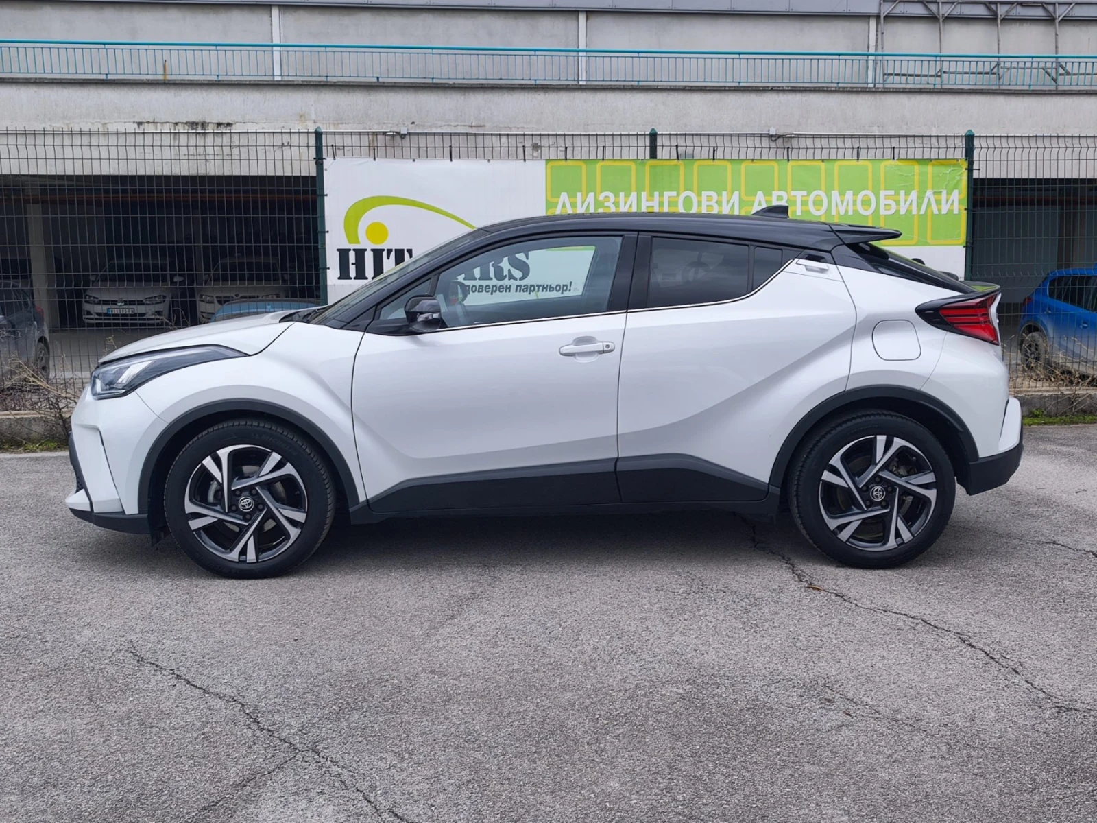 Toyota C-HR 2.0 Hybrid, Facelift Club Bi-tone Гаранция - изображение 4