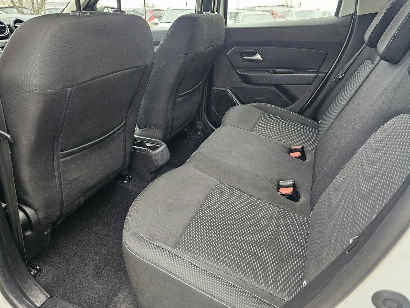 Dacia Duster 1.6i, 114к.с., GPL, снимка 9 - Автомобили и джипове - 54072431