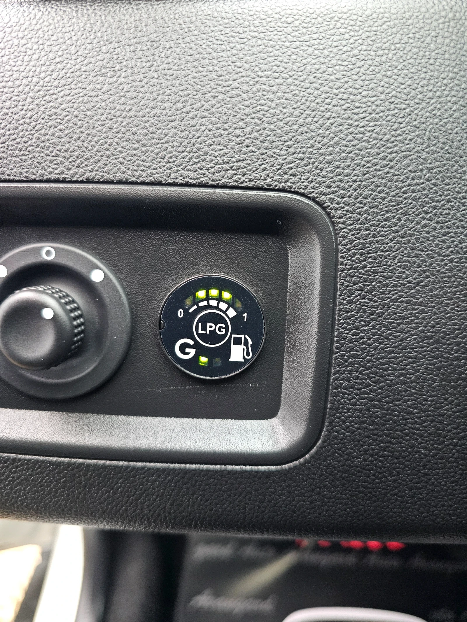 Dacia Duster 1.6i, 114к.с., GPL, снимка 12 - Автомобили и джипове - 54072431