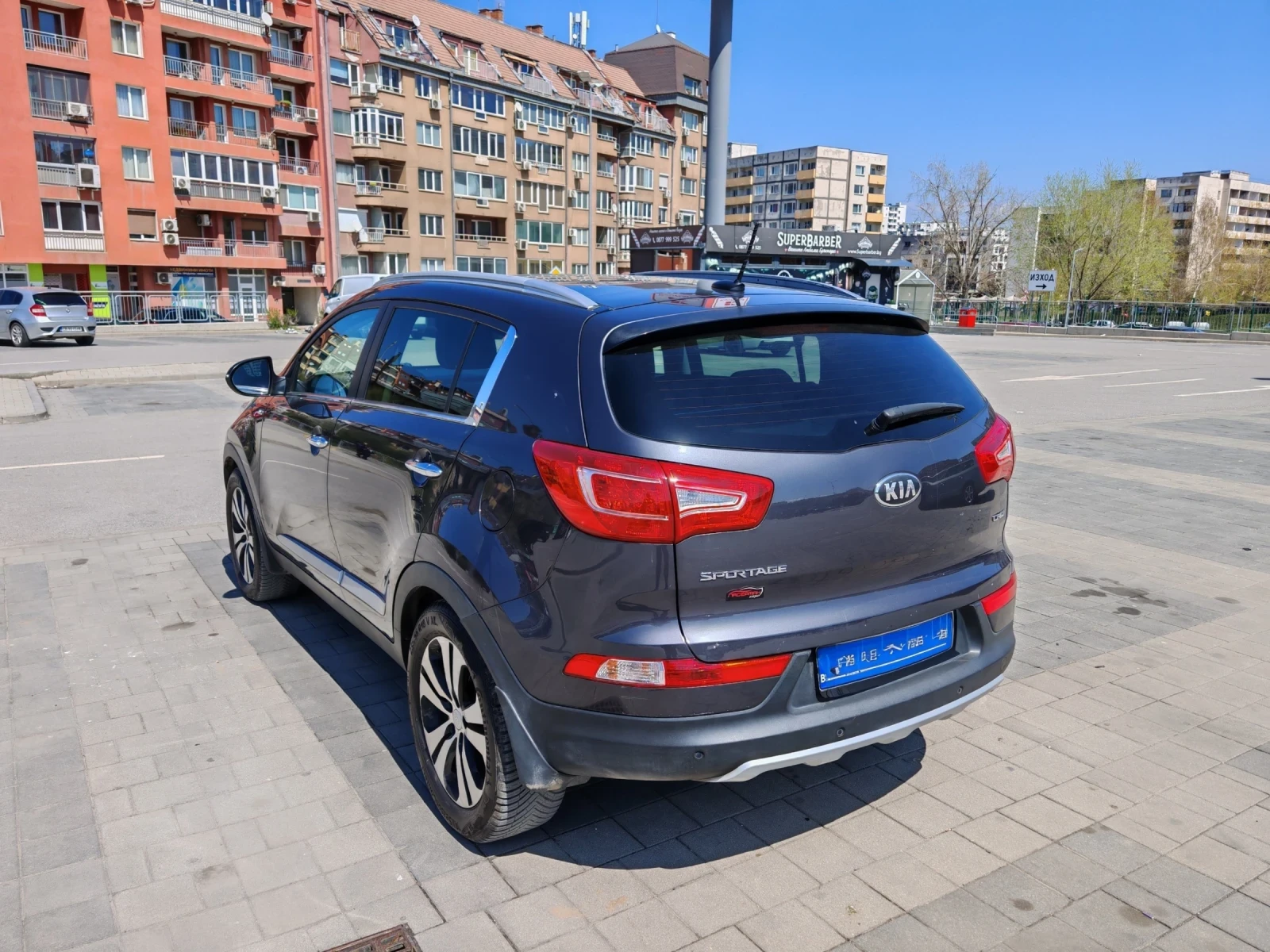 Kia Sportage 2.0 CRDI, снимка 3 - Автомобили и джипове - 54172991