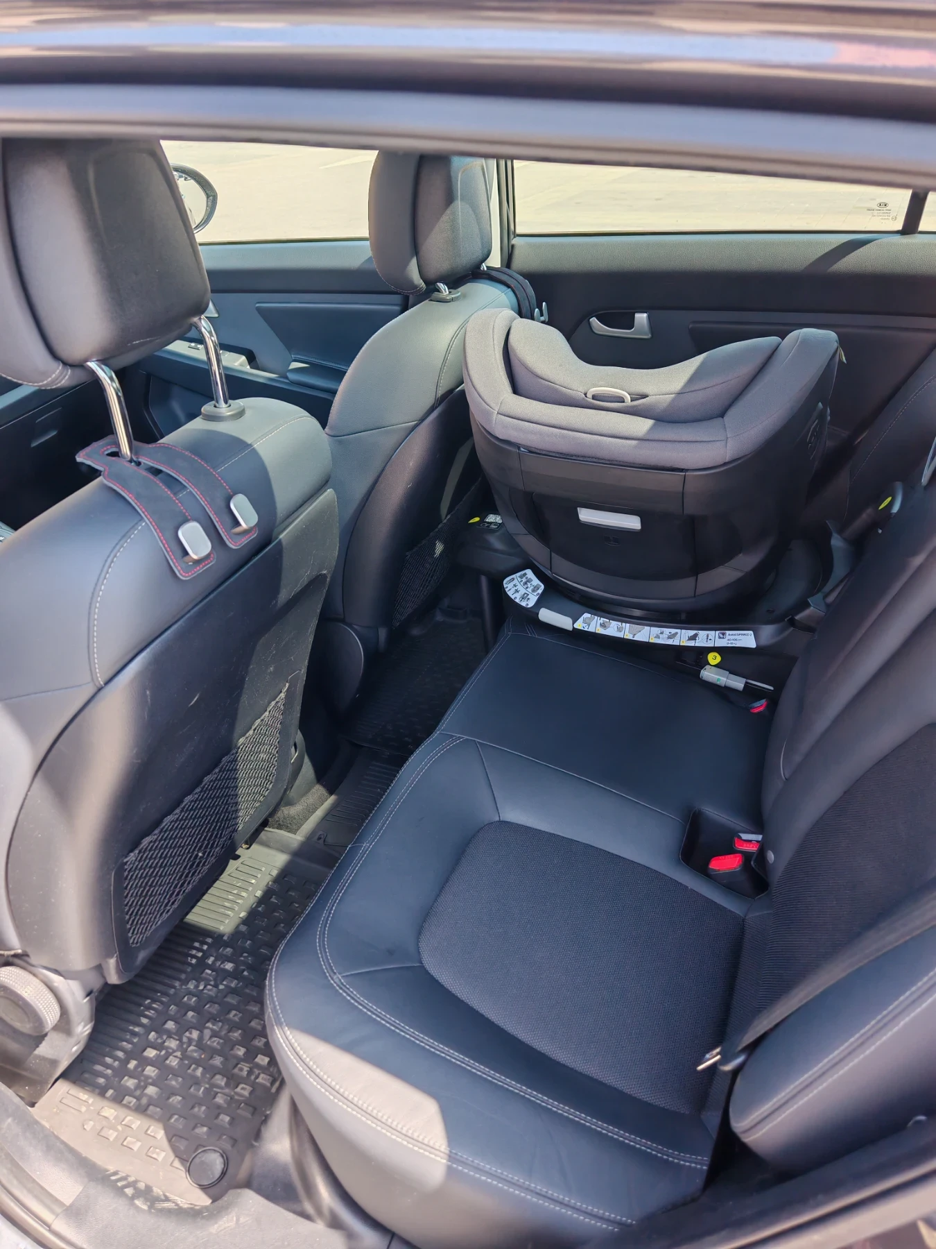 Kia Sportage 2.0 CRDI, снимка 13 - Автомобили и джипове - 54172991